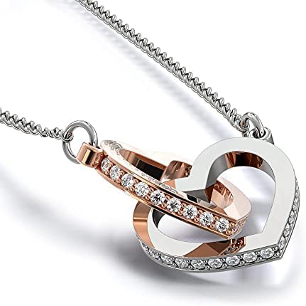 Collier Personnalisé pour Femme avec Pendentif en Forme de Coeurs Entrelacés Contenant un Message d’Amour pour Votre Fille signé Maman | Idée Cadeau Anniversaire, Noël, Fête des Mères, St Valentin. Collier Personnalisé pour Femme avec Pendentif en Forme de Coeurs Entrelacés Contenant un Message d’Amour pour Votre Fille signé Maman | Idée Cadeau Anniversaire, Noël, Fête des Mères, St Valentin.