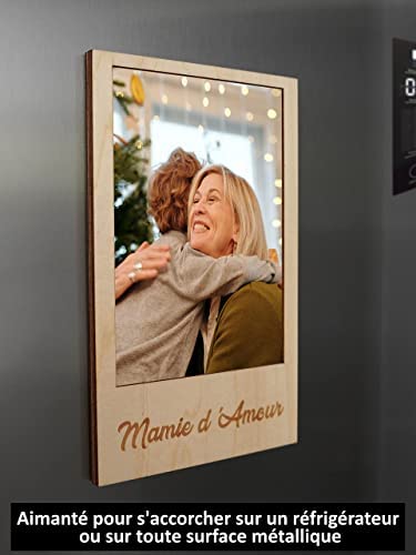 Cadre Photo Personnalisé en Bois Aimanté pour Frigo ou avec Support à Poser pour Mamie | Photo Format Standard 10x15cm | Porte Photo Magnétique pour Surface Métalliques | Idée Cadeau Grand Mère Cadre Photo Personnalisé en Bois Aimanté pour Frigo ou avec Support à Poser pour Mamie | Photo Format Standard 10x15cm | Porte Photo Magnétique pour Surface Métalliques | Idée Cadeau Grand Mère