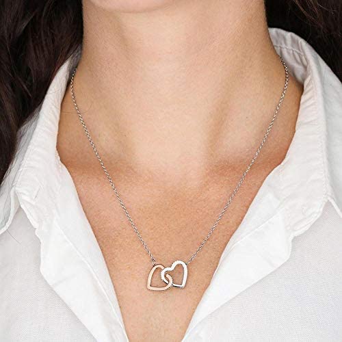 Collier Personnalisé pour Femme avec Pendentif en Forme de Coeurs Entrelacés Contenant un Message d’Amour pour Votre Fille signé Maman | Idée Cadeau Anniversaire, Noël, Fête des Mères, St Valentin. Collier Personnalisé pour Femme avec Pendentif en Forme de Coeurs Entrelacés Contenant un Message d’Amour pour Votre Fille signé Maman | Idée Cadeau Anniversaire, Noël, Fête des Mères, St Valentin.