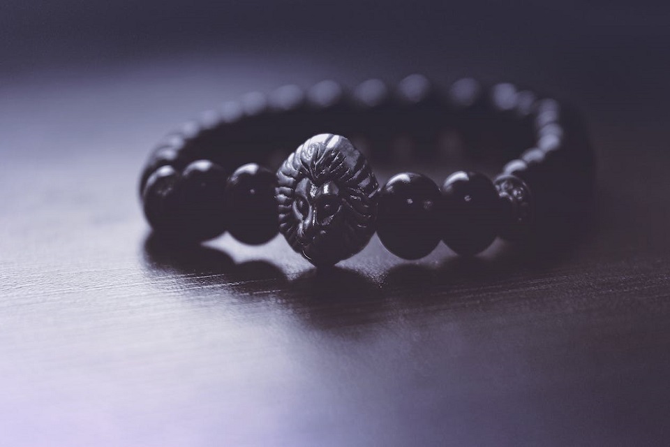 5 bonnes raisons pour porter un bracelet en pierre de lave