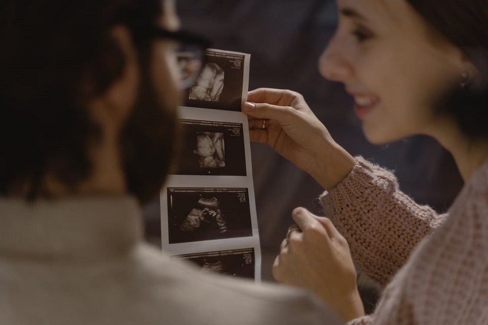Quel cadeau pour le futur papa, de la part de la future maman ?